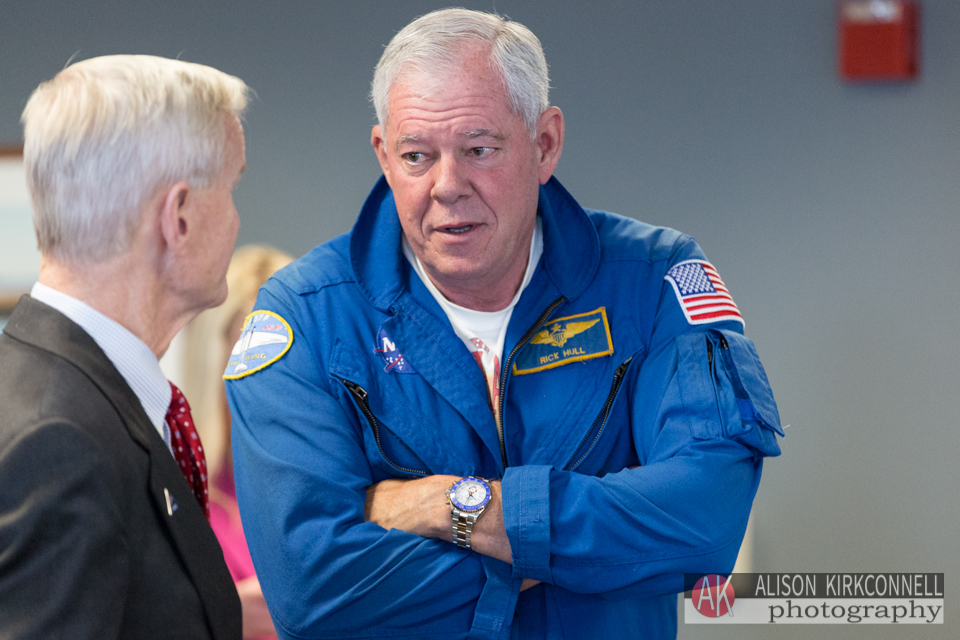 Pilot in command Rick Hull speaks with NASA personnel. The aircraft was co-piloted by astronaut Mike Foreman